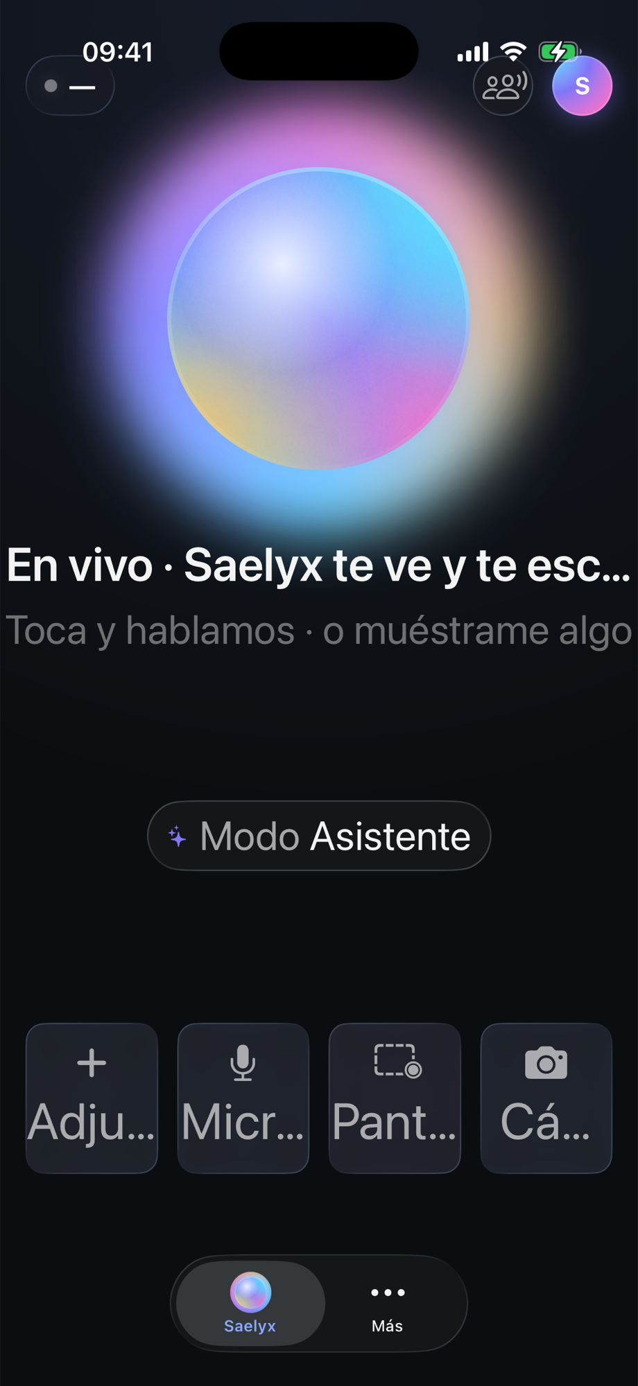 Saelyx despierta en el iPhone: el orbe encendido, en vivo