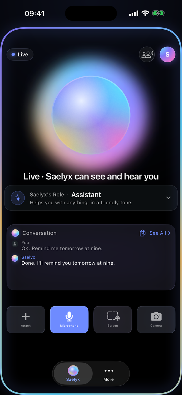 Saelyx looking at the screen