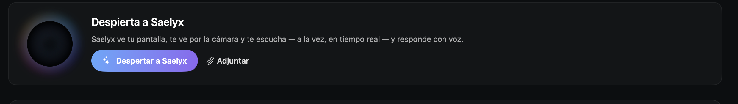 Saelyx en reposo: el orbe apagado, esperando a que lo despiertes